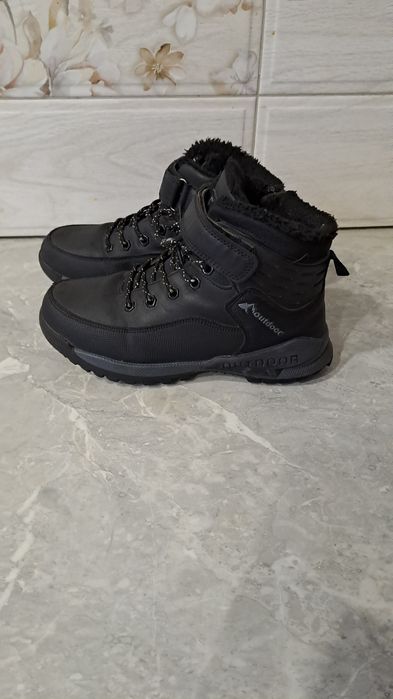 Зимові ботинки 35 р. 36р.