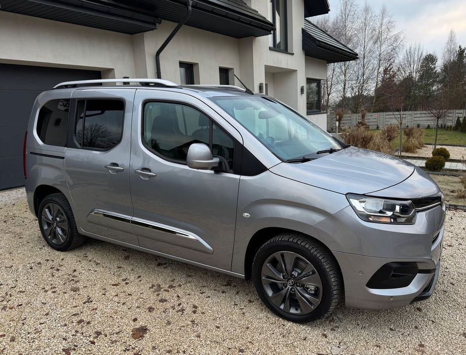 Toyota Proace City Verso Toyota proace city verso ,full wyposażenie , 130 tys km