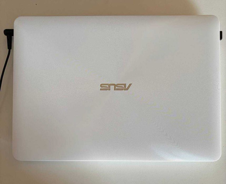 Ноутбук ASUS белый