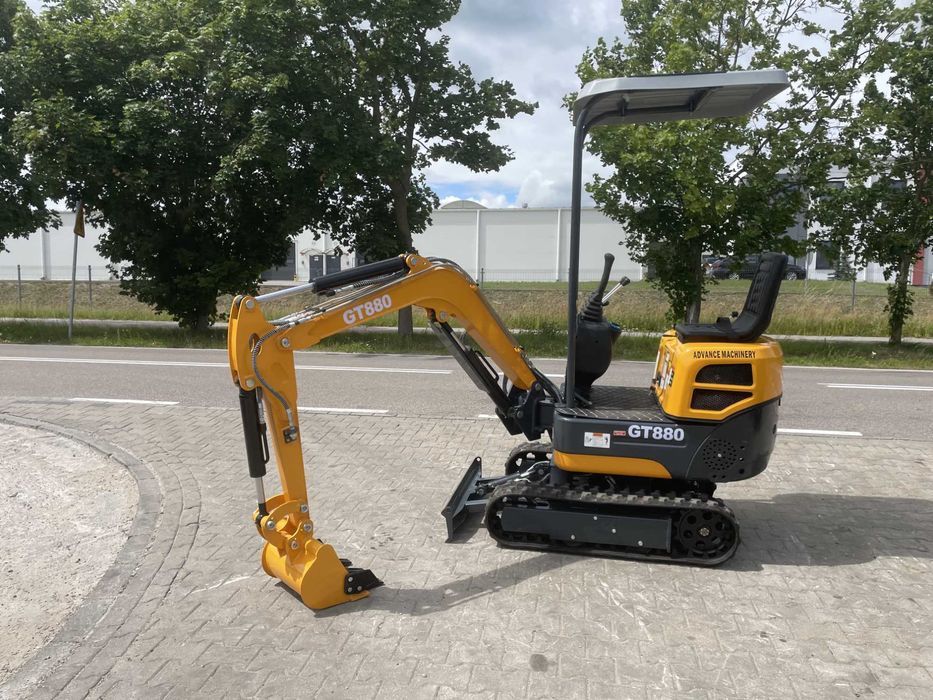 Minikoparka Advance Machinery GT880, skrętne ramię, silnik KOOP Gunter Grossmann