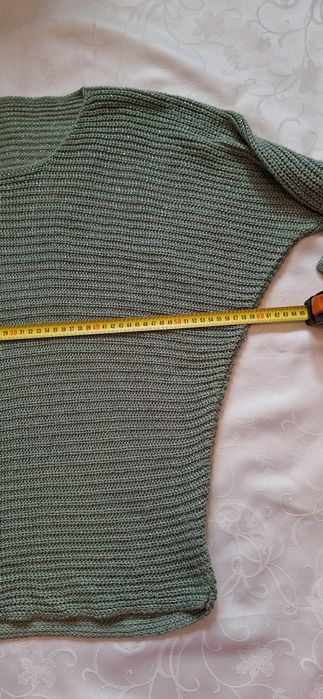 Sweter kolor pistacja