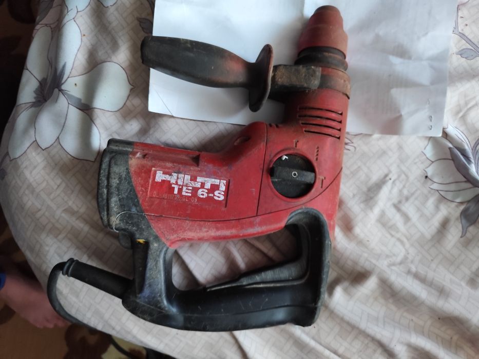 Бочковий перфоратор хілті