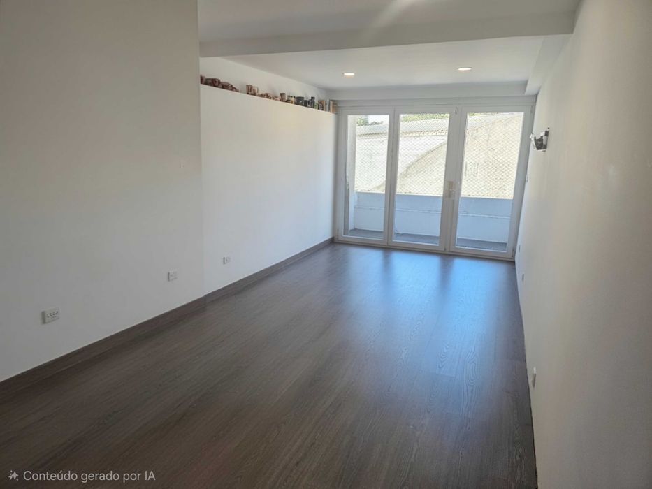 Apartamento T2+1 Remodelado com 2 Suites e Garagem Dupla – Paranhos, Porto (Possibilidade de Venda Conjunta com Loja)