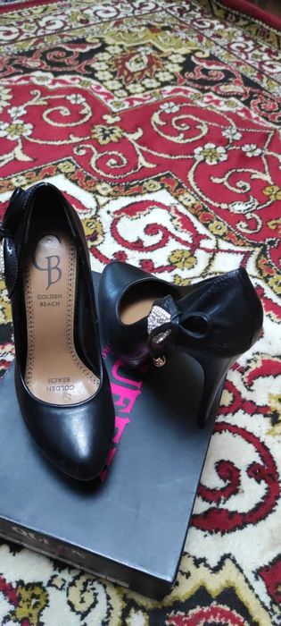 Босоножки и туфли