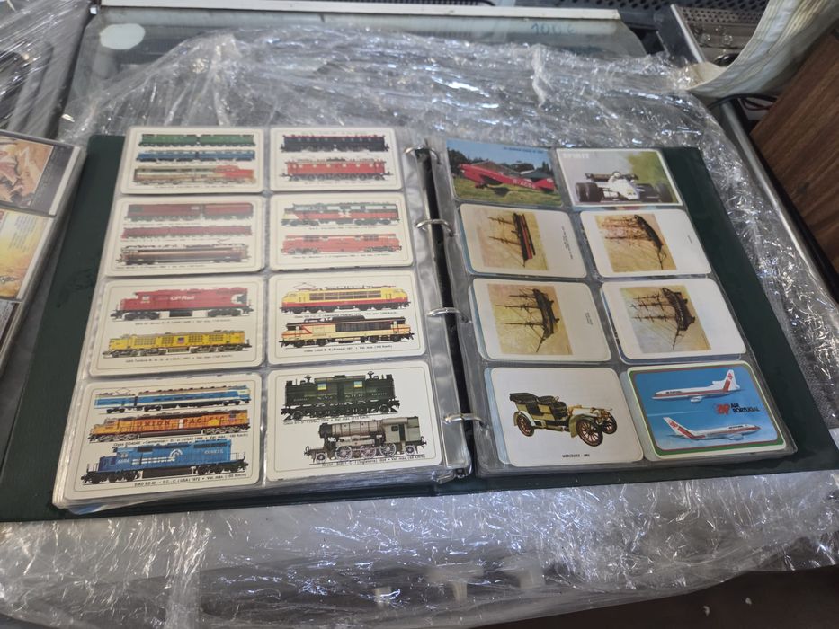 1300 calendários de bolso em estado novo a partir dos anos 70. 130 euros .