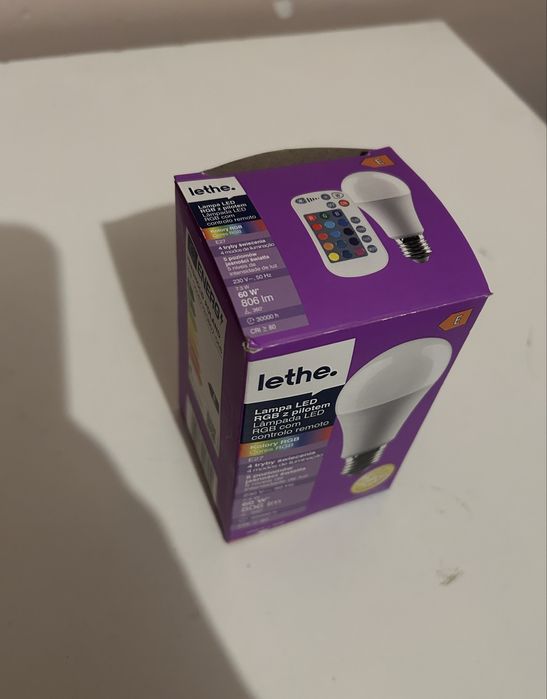 Żarówka LED z pilotem