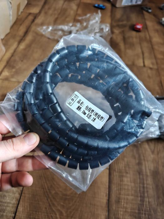 Спіральний органайзер для кабелів 2 м — новий