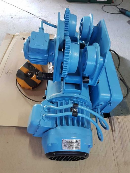 Тельфер Болгарія в.п. 0,5 тн. 6-12 метрів.