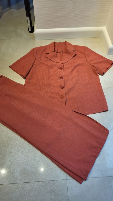 Kostium damski rozmiar 52 marynarka spódnica zestaw okolicznościowy