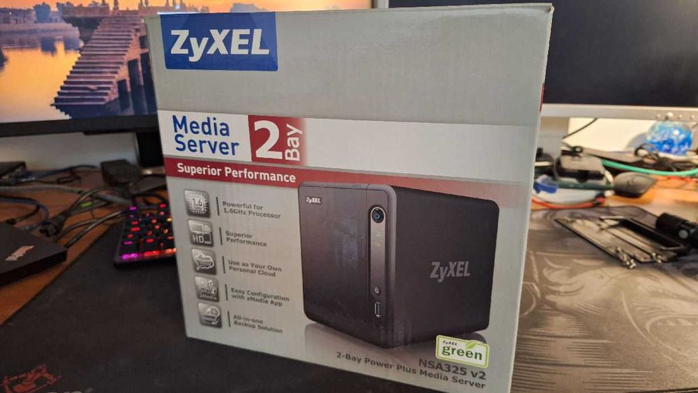 Zyxel NSA325v2 NAS (without disks)64750549776002124