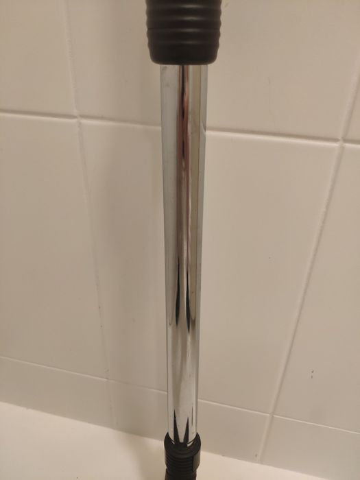 Nilfisk - tubo telescópico e escova, usados mas originais