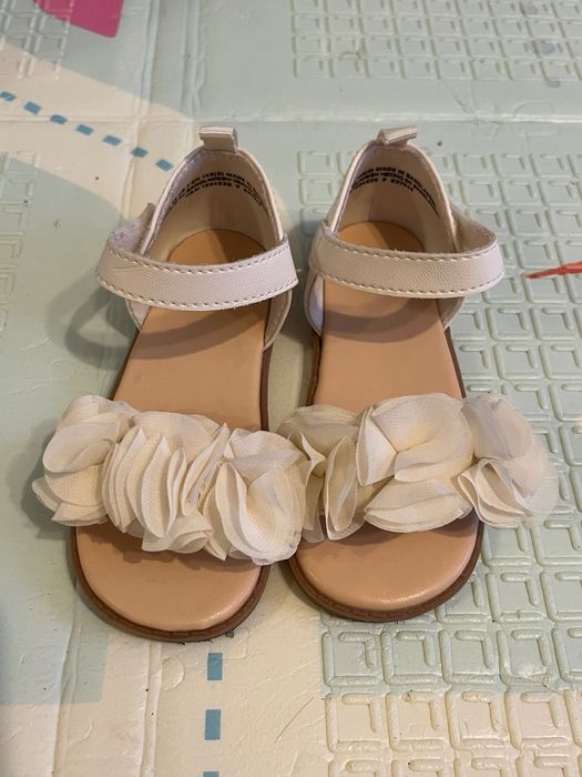 Босоніжки H&M на дівчинку 23 розмір