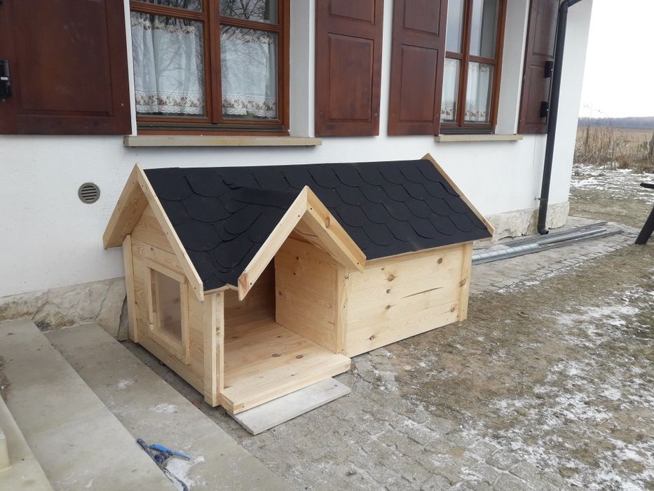 Solidna, ocieplona buda dla psa dla owczarka