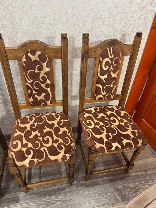 Продам меблі в хорошому стані крісла і стіл