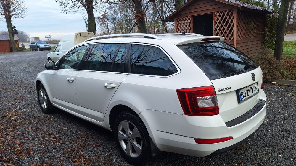 Skoda octavia a7 2.0 combi led
