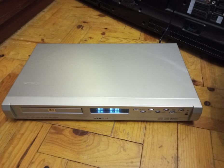 CLAtronic DVD Player64752104936707120