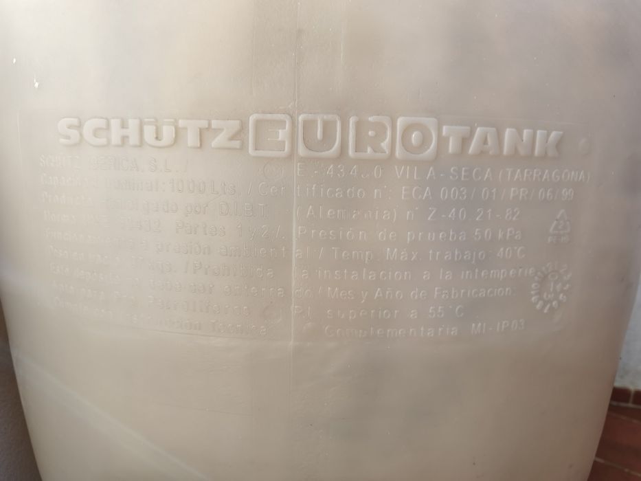 Depósito de 1000 litros Schutz Eurotank Gasóleo ou Agua