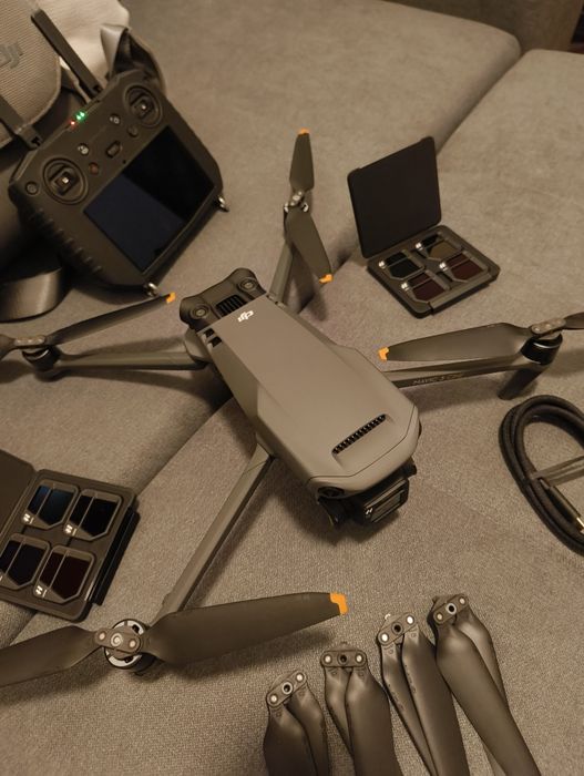 DJI Mavic 3 Cine Premium Combo (NOVO)