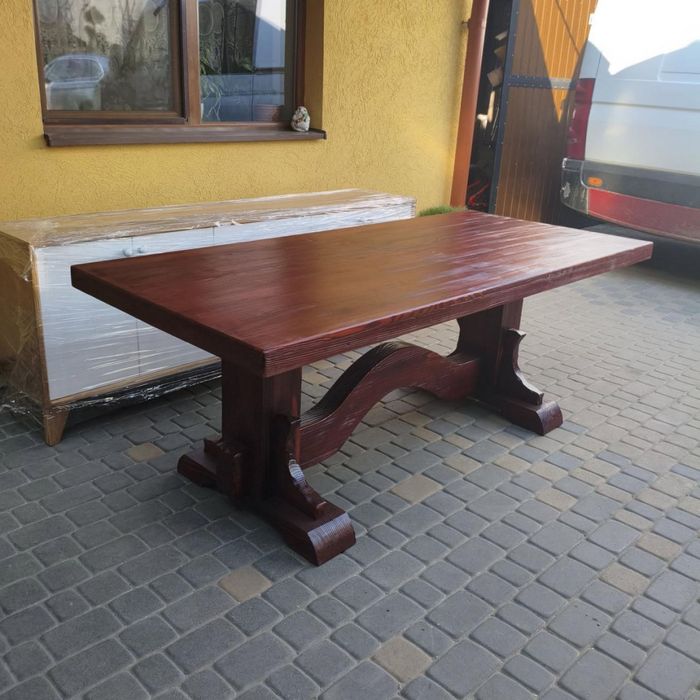 Масивний стіл, Стіл Мажор