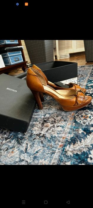 Oryginalne czółenka od Hugo Boss rozmiar 37,5