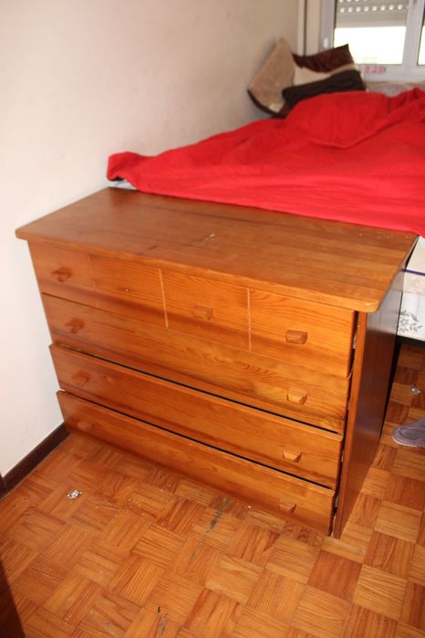Conjunto de quarto. Cómoda + 2 mesas de cabeceira