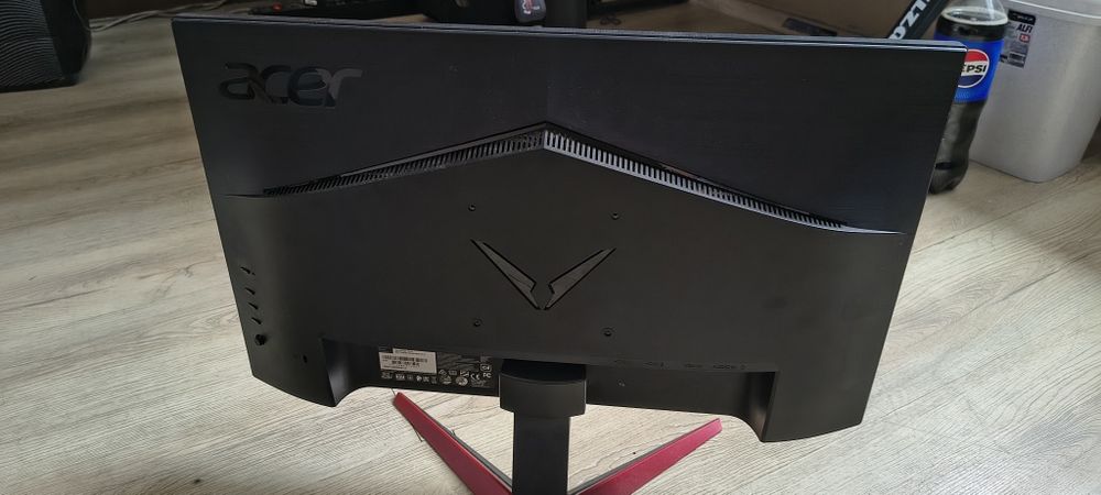 Komputer wraz z monitorem 24 cali