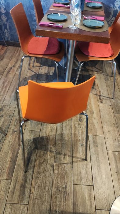 Cadeiras para restaurante ou sala de conferências