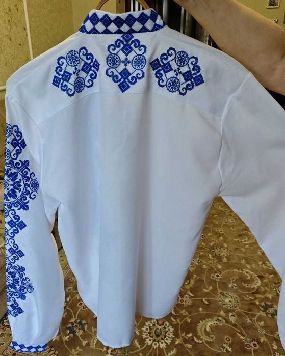 Вишиванка чоловіча красива