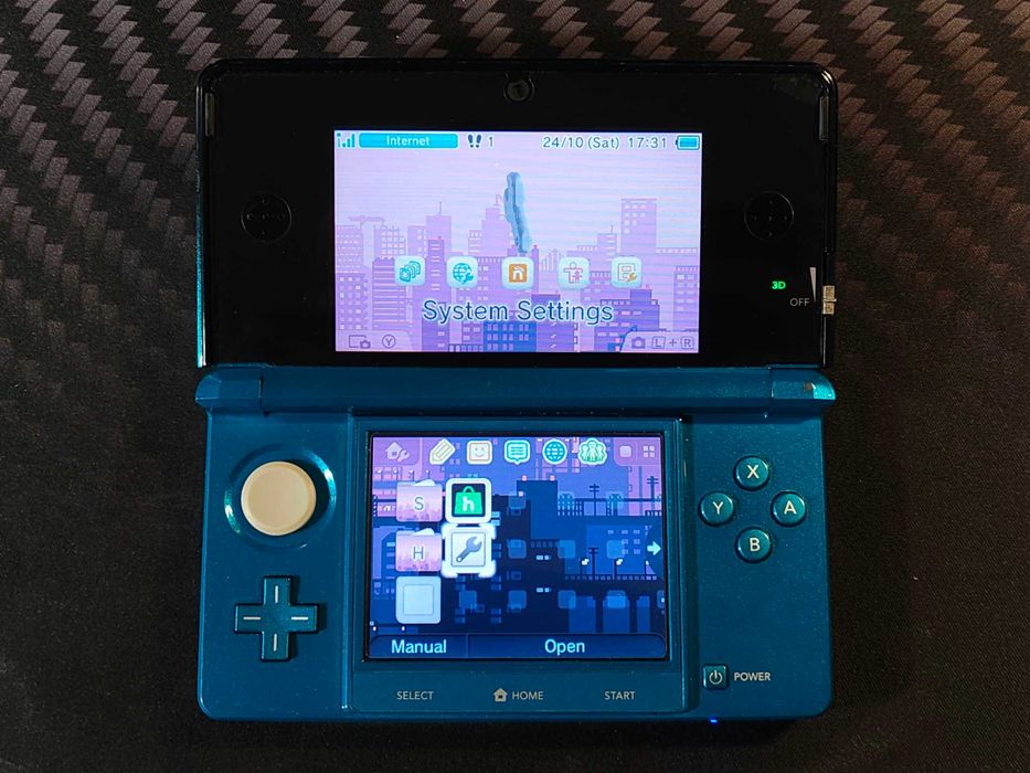 Nintendo 3DS + akcesoria (CirclePad Pro + stacja dokująca)