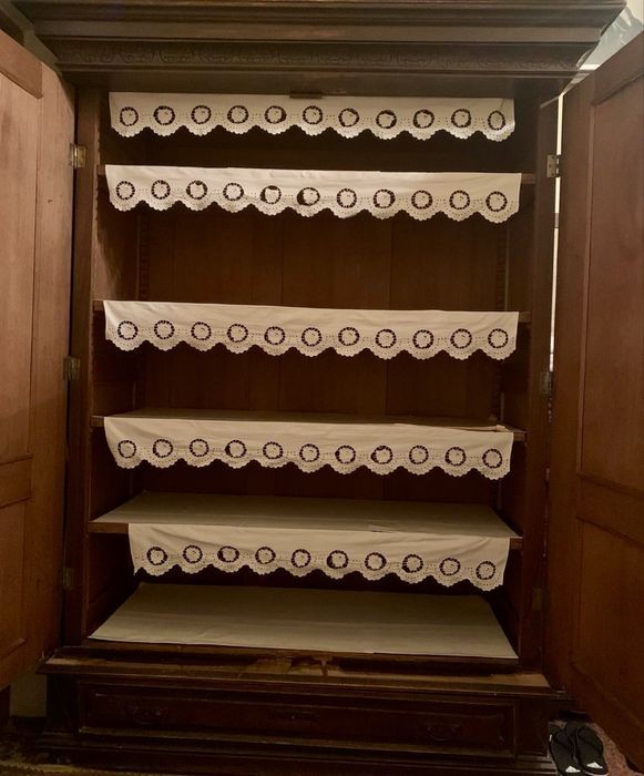 Старовинна мебель ( шкаф)