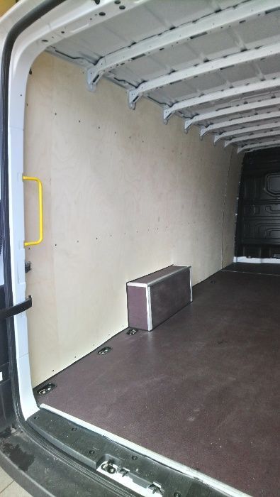 VW Crafter L5H3 Standardowa zabudowa do busa
