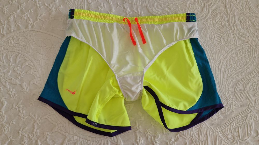 Calções Nike, Dri-Fit tamanho L, amarelo e verde