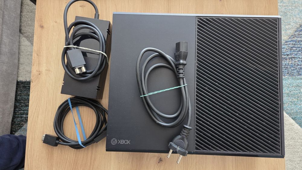 XBOX ONE z kinect i padami
