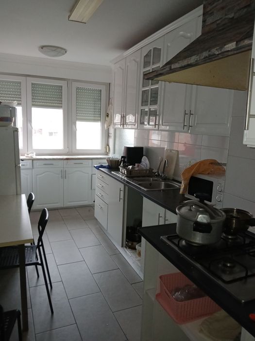 Quarto para alugar em Alfornelos, perto de Pingo Doce