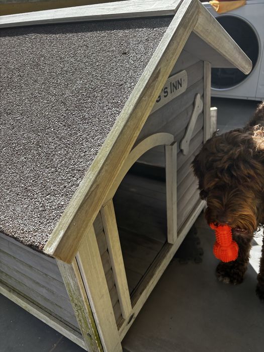 Casota de Madeira para Cão "Dog’s Inn" (Excelente Estado)