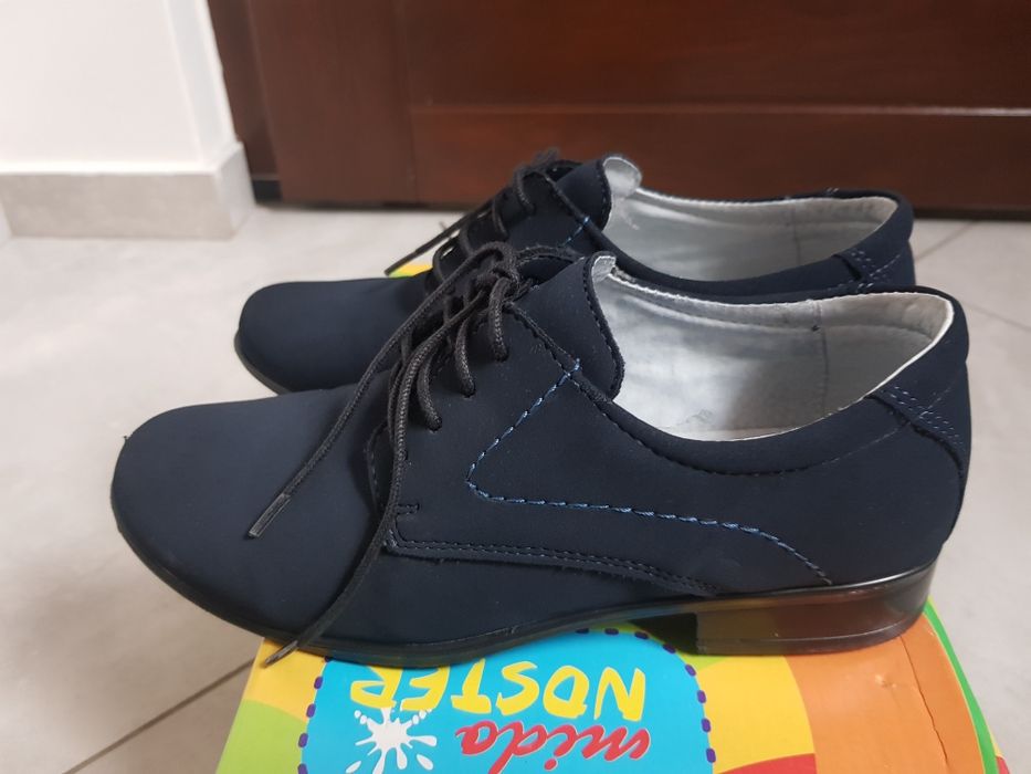 Buty komunijne chłopięce  granatowe rozm 32