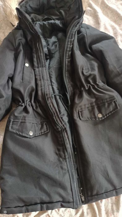 Kurtka parka ocieplana z kapturem 38