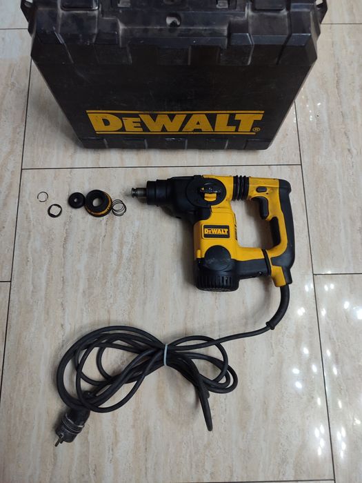 Młotowiertarka DeWalt D25323