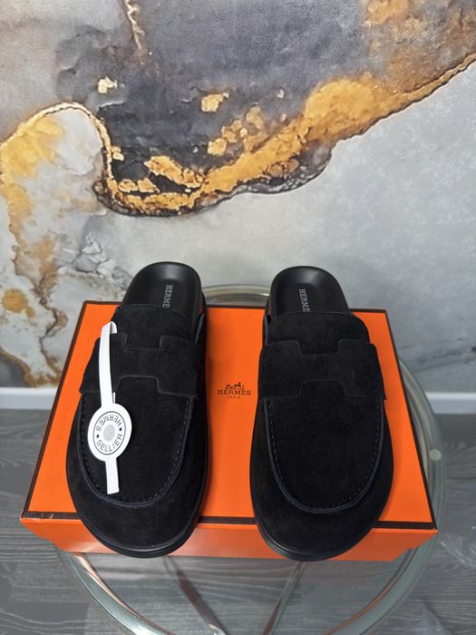 Тапочки шлепанці туфлі