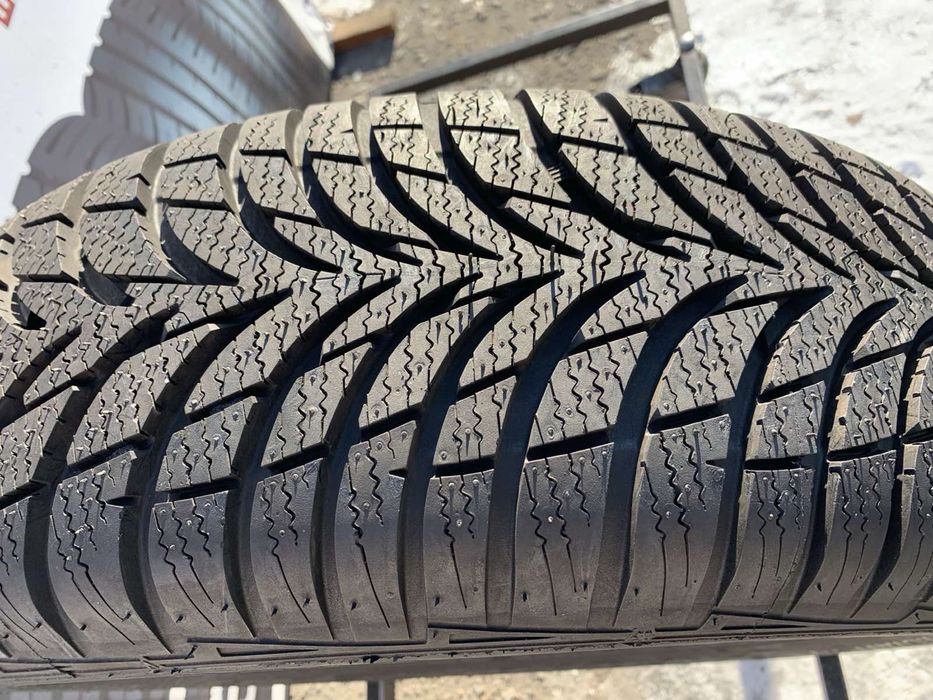 Шина нова 205/65 R15 1шт Goodyear  зима 2022р
