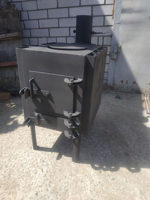 Буржуйка , печка .