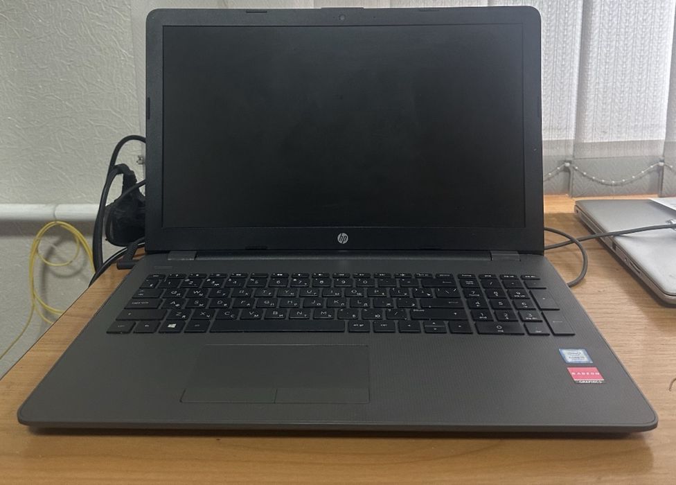 Ноутбук HP 250 G6, гарний стан