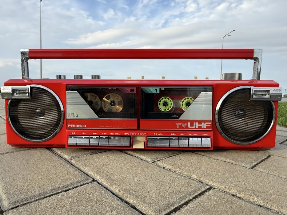 Продам  магнитолу HITACHI W4U