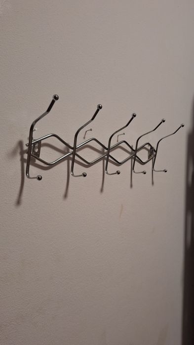 Cabide de Parede Extensível em Metal Cromado – 10 Ganchos