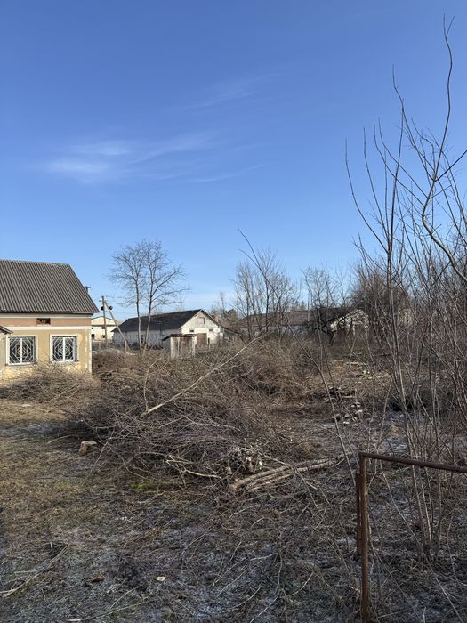 Приміщення та земя на трасі Київ-Чоп