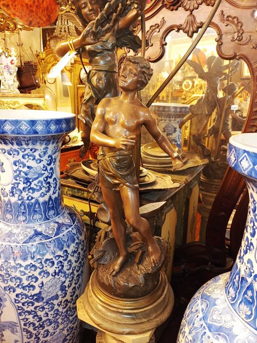 Candeeiro Arte Nova Bronze Arte 3 Tulipas