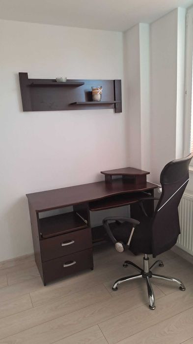 Biurko + półka ścienna + FOTEL GRATIS!