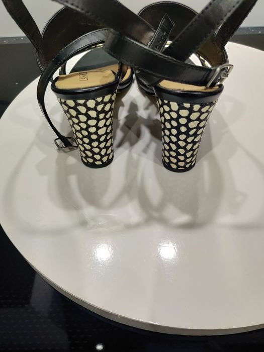 Sandałki na słupku Lasocki