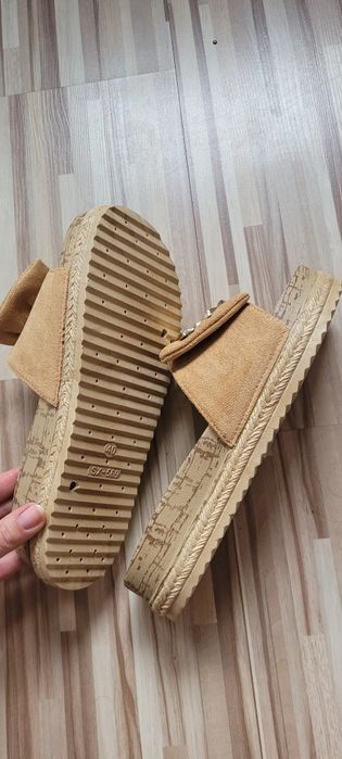 Klapeczki na koturnie