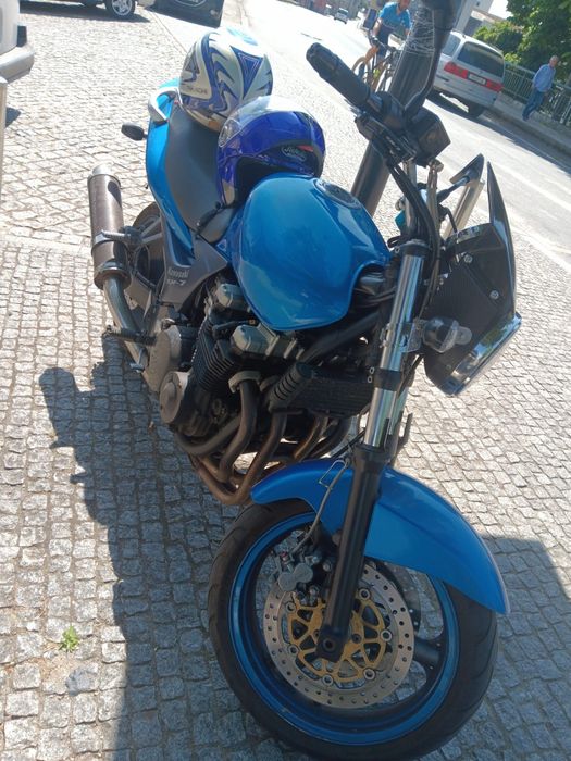 Vendo Kawasaki ZR7